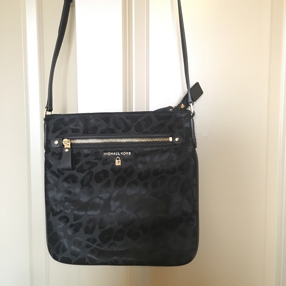michael kors kelsey crossbody bag